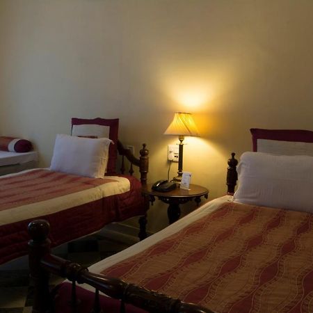 V Resorts Rajmahal Orchha Exterior foto