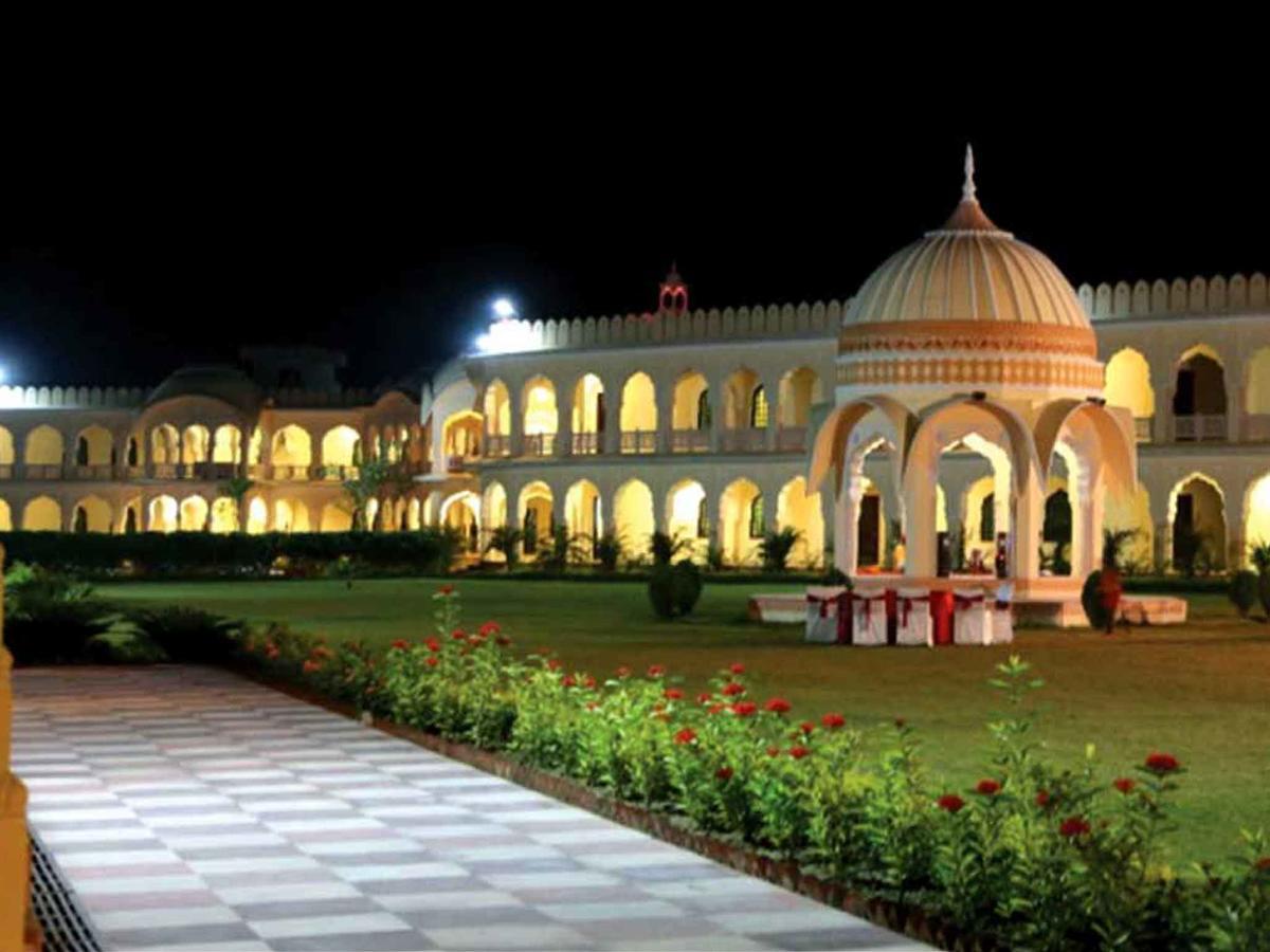 V Resorts Rajmahal Orchha Exterior foto